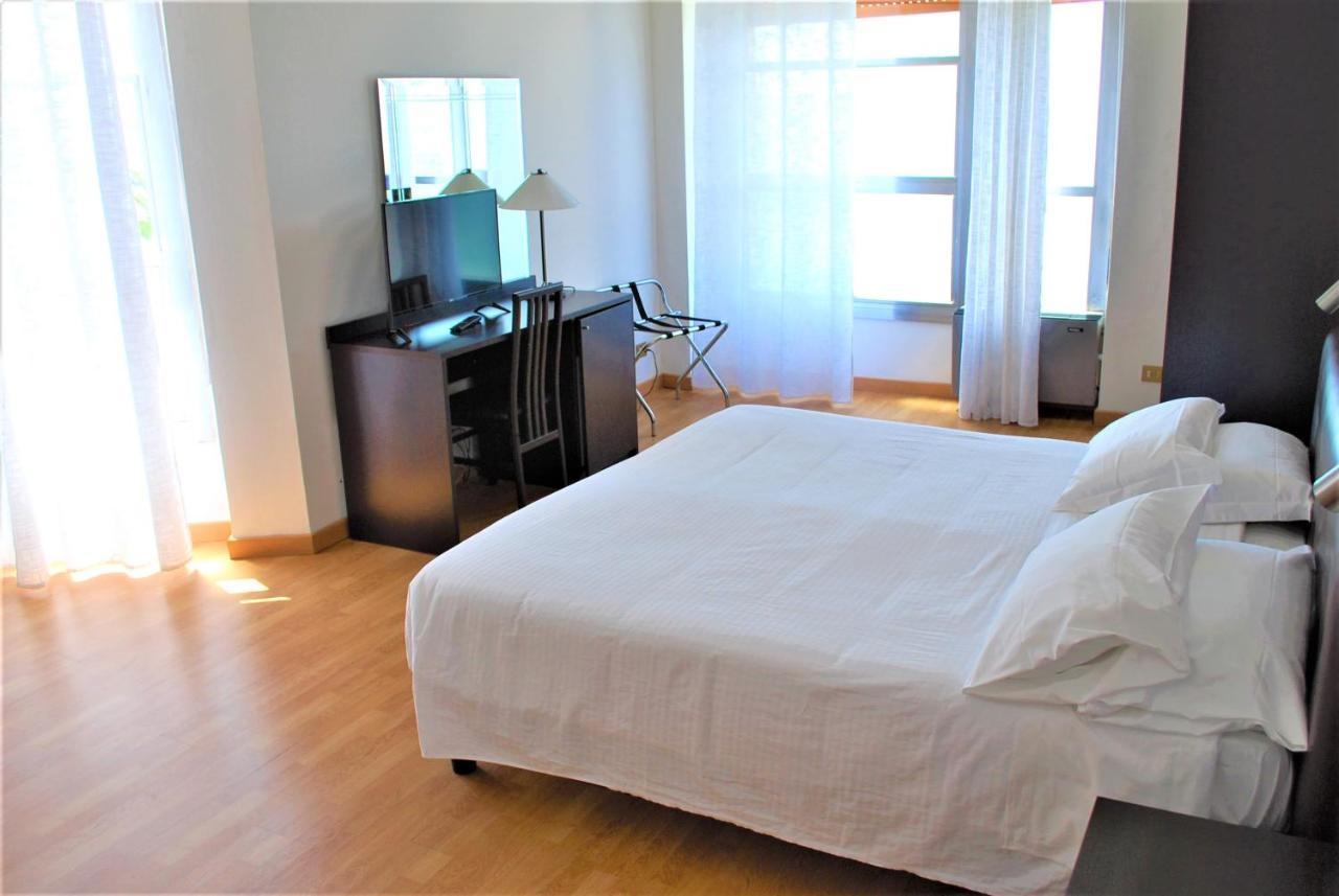 Park Hotel Mar Grande 塔兰托 外观 照片