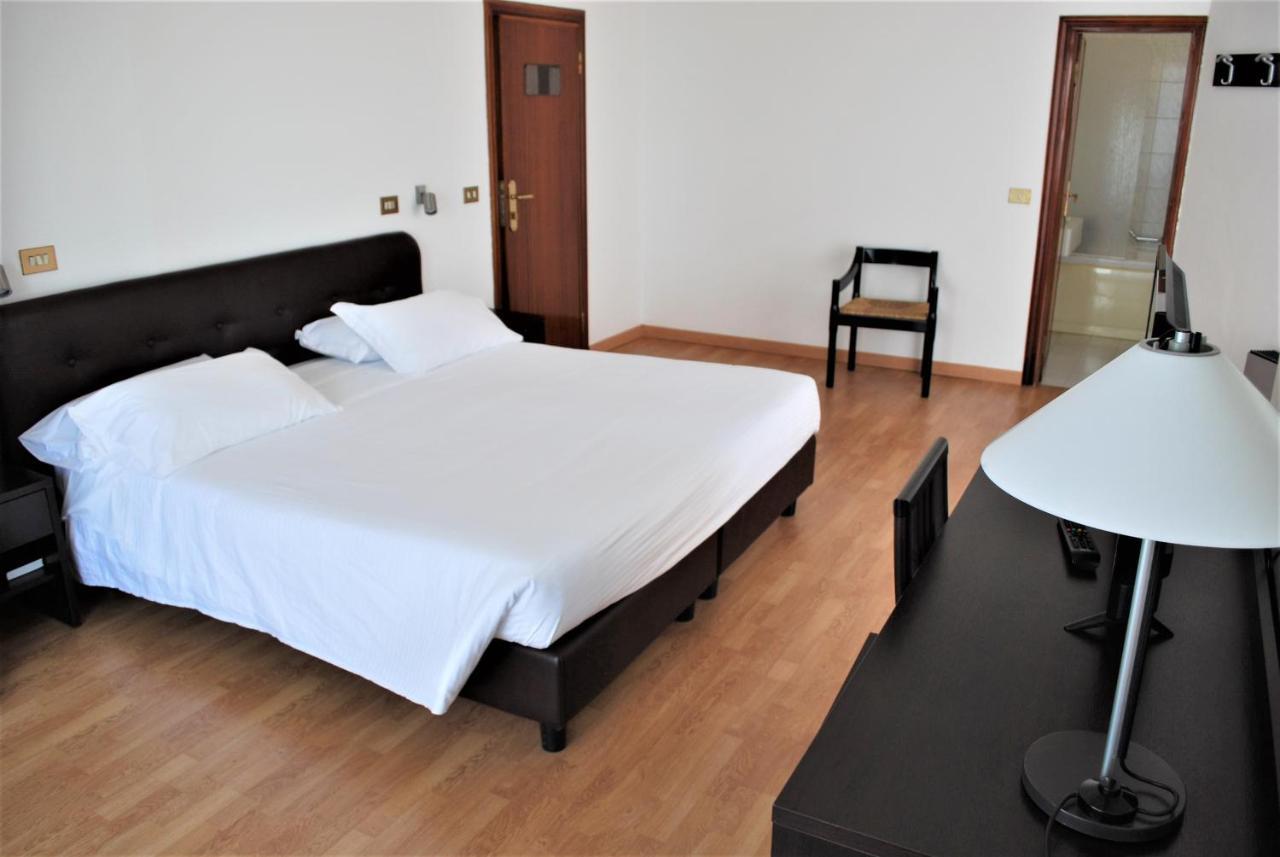 Park Hotel Mar Grande 塔兰托 外观 照片