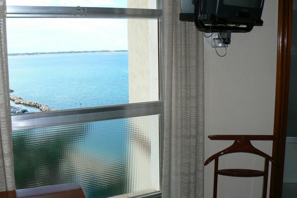 Park Hotel Mar Grande 塔兰托 客房 照片