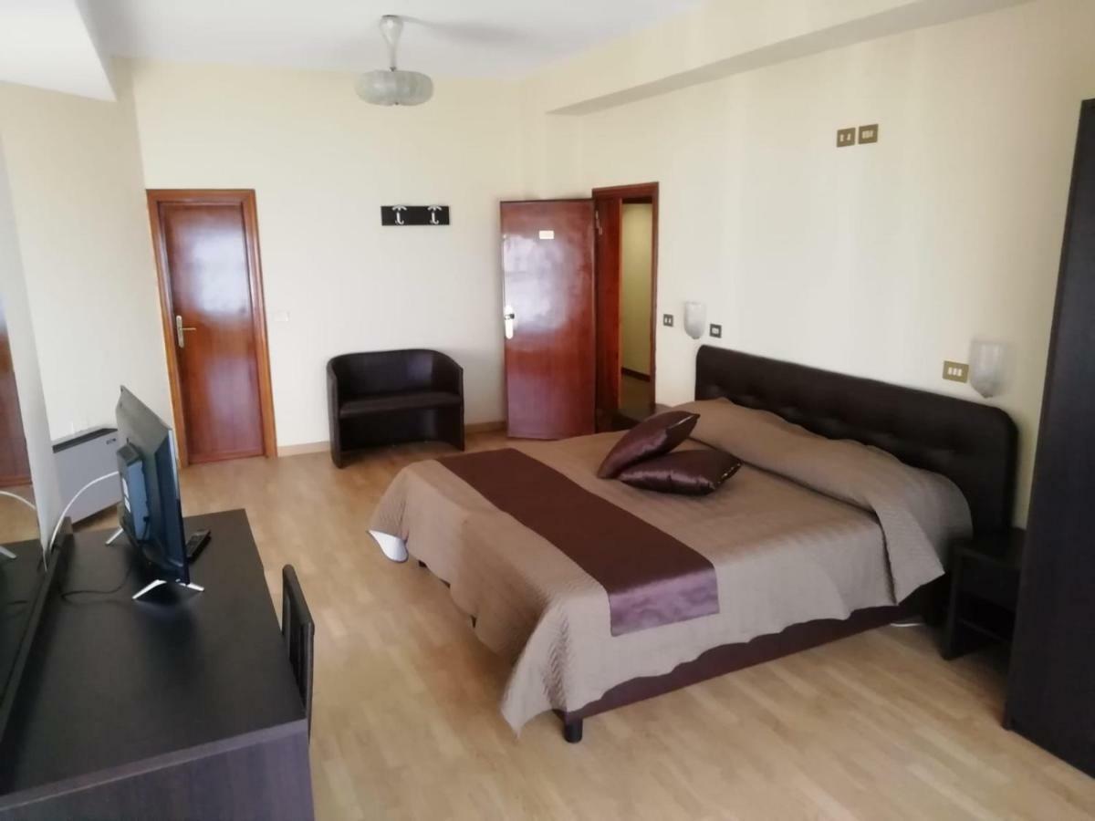 Park Hotel Mar Grande 塔兰托 外观 照片